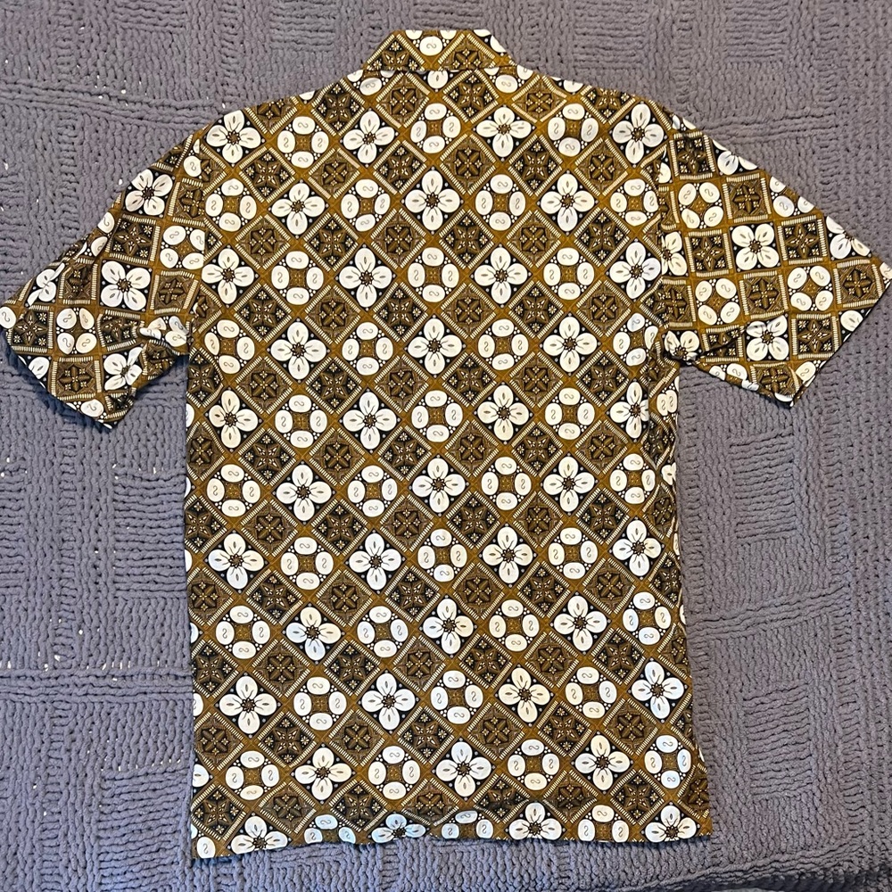 Men’s button up - Picture 8 of 9